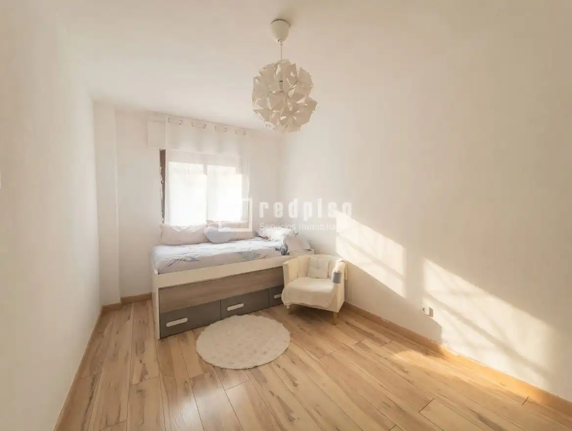 Habitación de Piso en venta en Alcorcón con Aire acondicionado y Calefacción