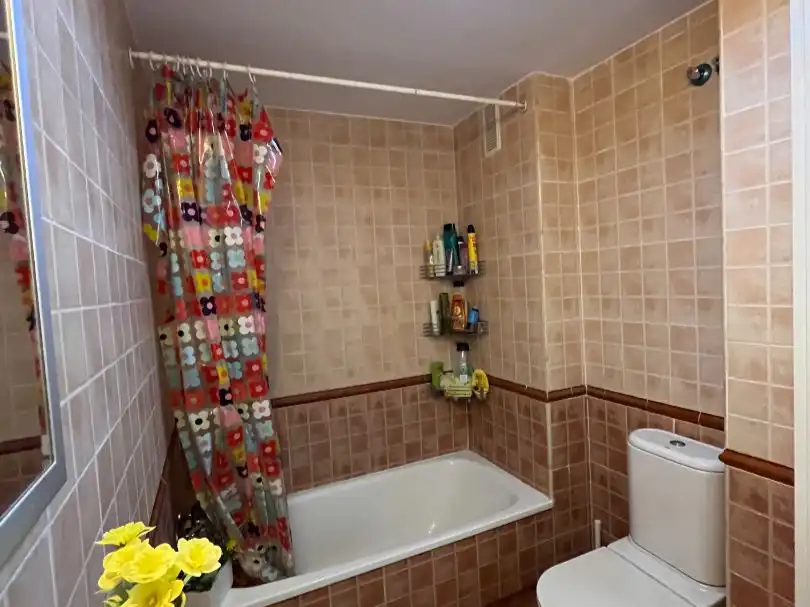 Badezimmer von Wohnung zur Miete in Torrox mit Klimaanlage, Heizung und Terrasse