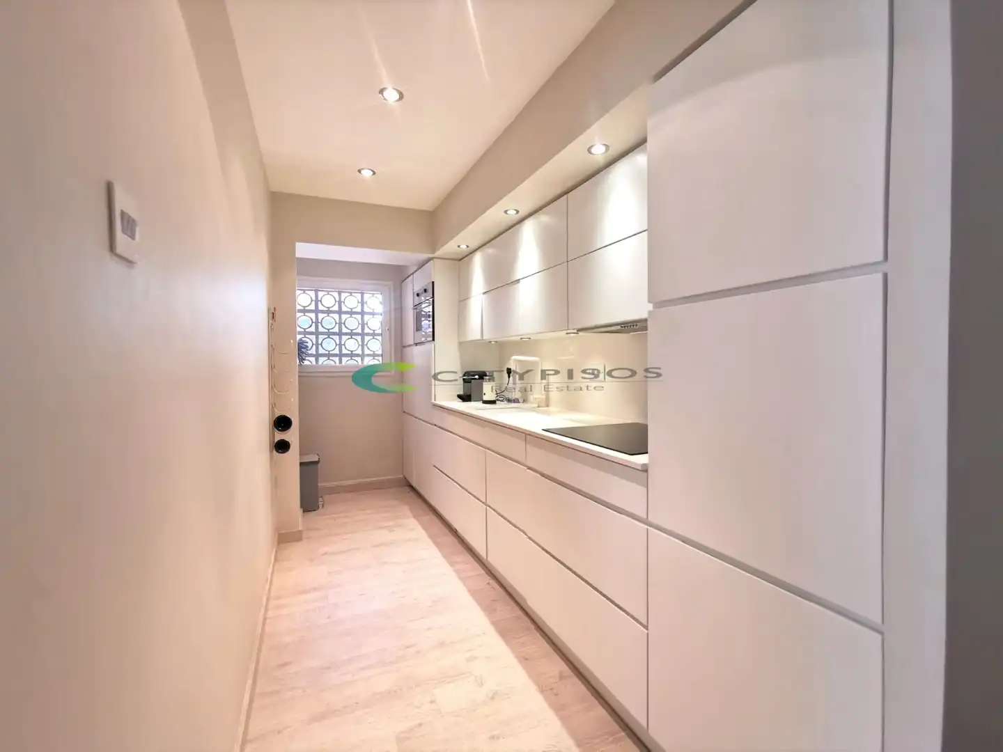 Kitchen of Flat for sale in Barcelona  with Air Conditioner, Heating and Parquet flooring