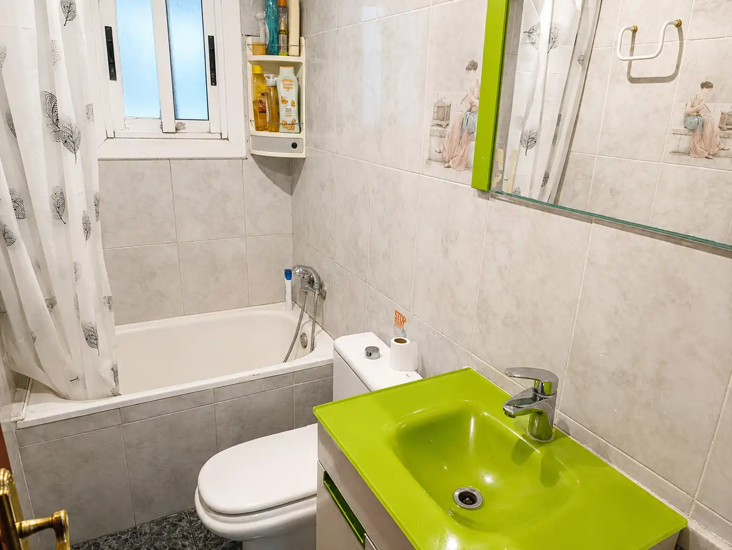 Badezimmer von Wohnung zum Verkauf in Viladecans