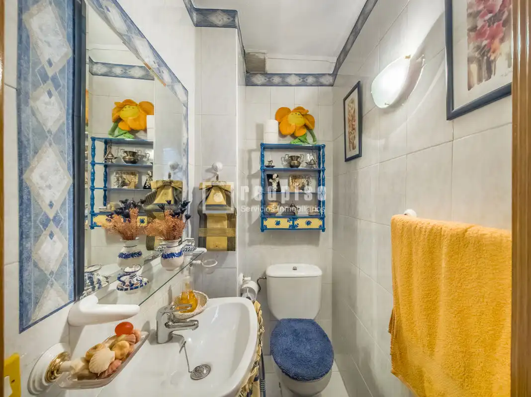 Baño de Casa o chalet en venta en Alcorcón con Aire acondicionado, Calefacción y Jardín privado
