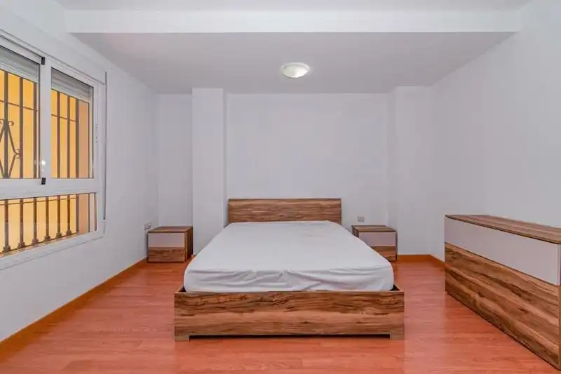 Habitación de Piso en venta en La Zubia con Amueblado