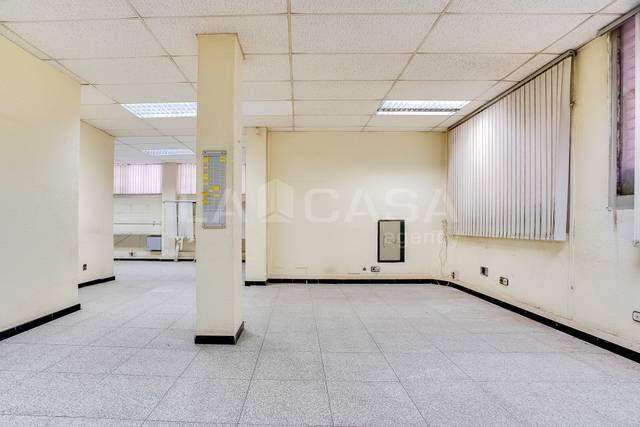 Local comercial en Venta en Carrer de la Costa Brava en La Gavarra