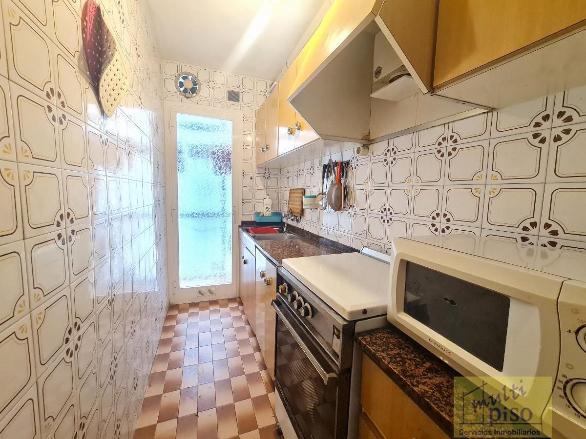 Kitchen of Apartment for sale in L'Hospitalet de Llobregat