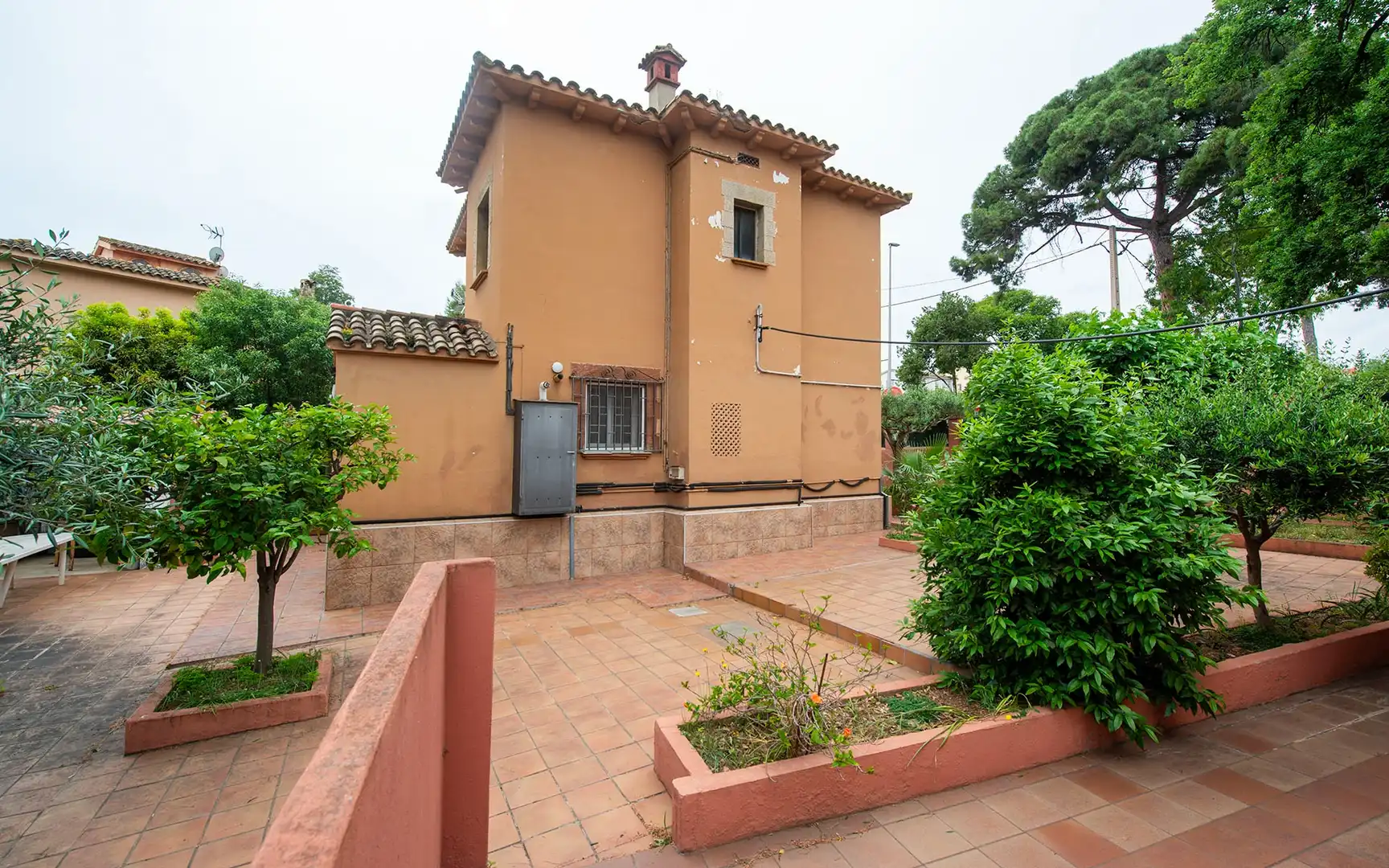 Außenansicht von Haus oder Chalet zum Verkauf in Sant Boi de Llobregat mit Privatgarten und Terrasse