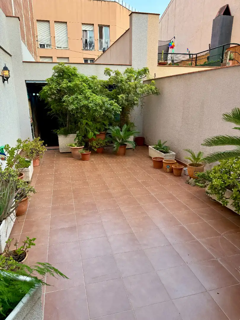 Terrassa de Casa adosada en venda en Barcelona amb Aire condicionat, Calefacció i Jardí privat