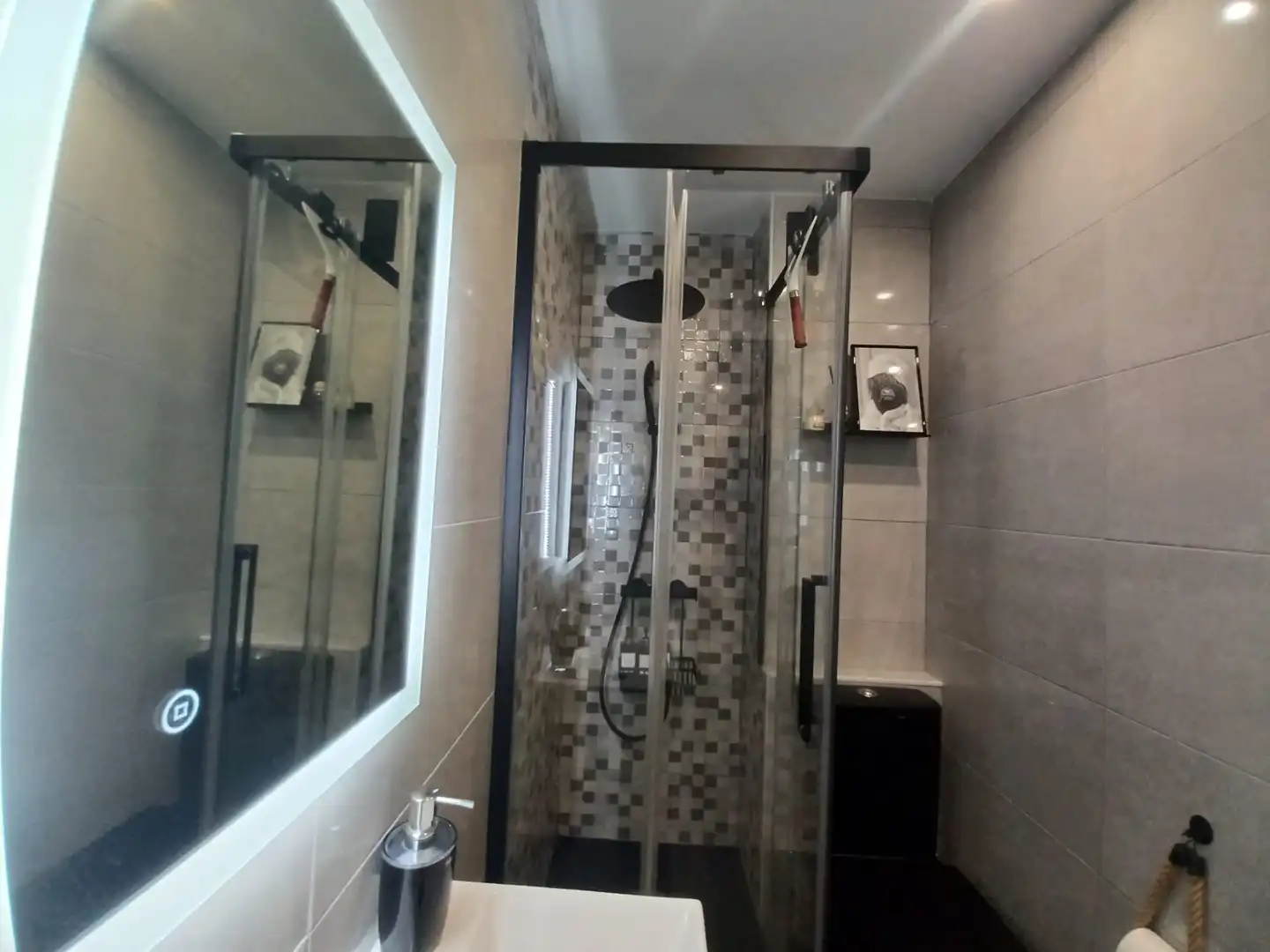 Badezimmer von Wohnung zum Verkauf in Madrid mit Klimaanlage, Heizung und Möbliert