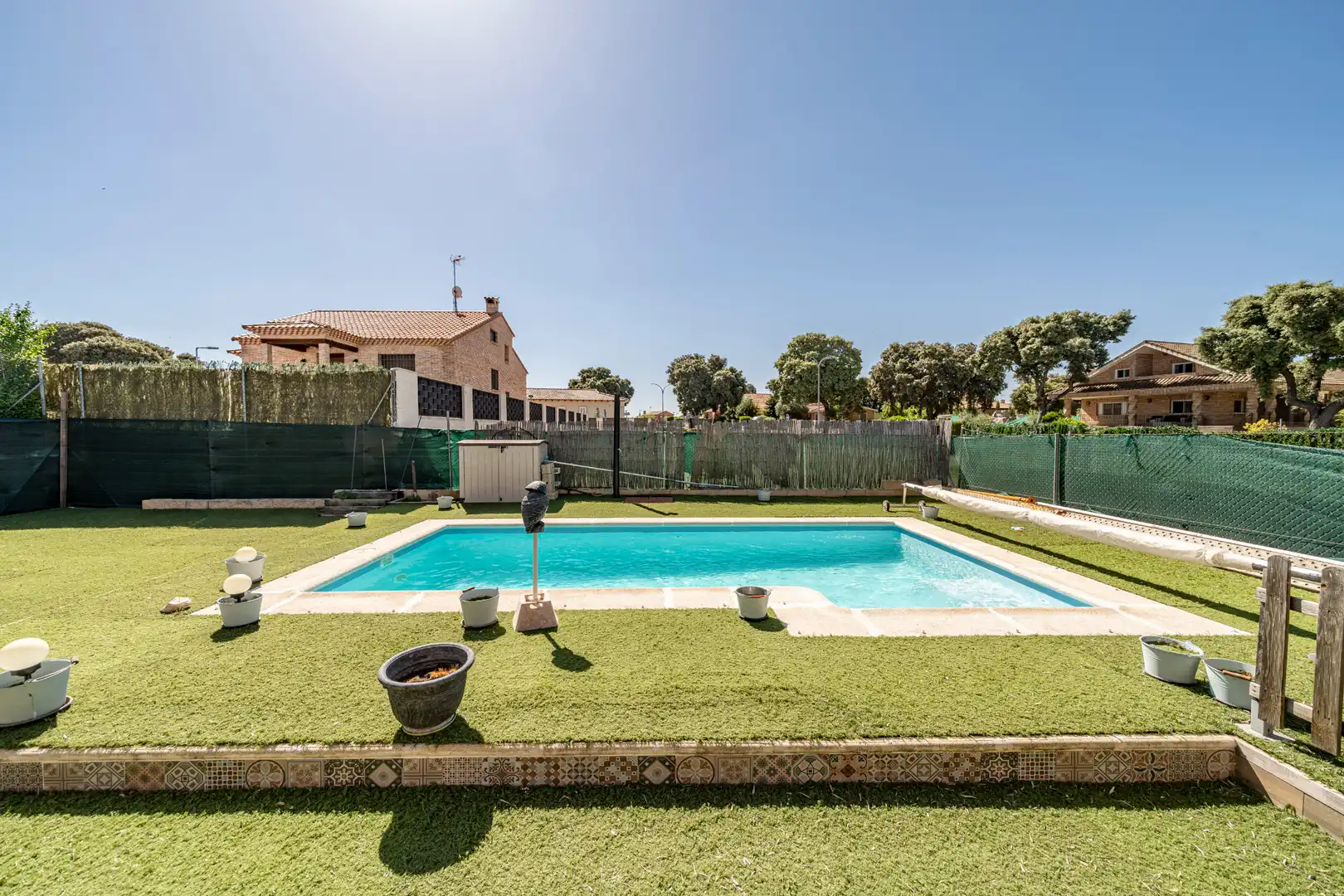 Piscina de Casa o chalet en venta en Chiloeches con Aire acondicionado, Calefacción y Jardín privado