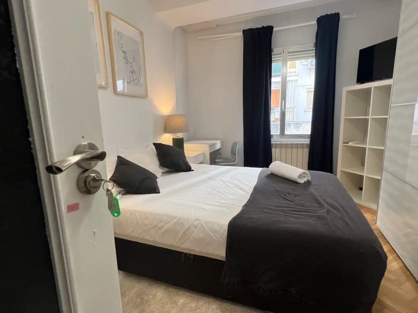 Bedroom of Flat for share in Madrid  with Heating, Furnished and Washing machine