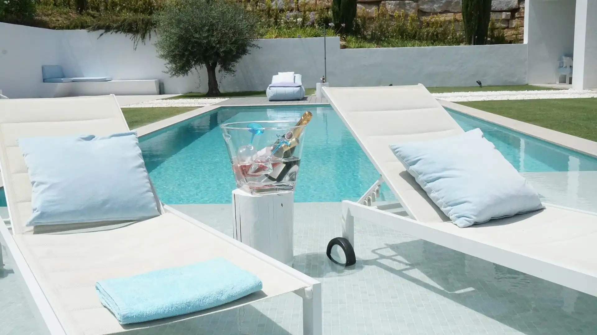 Piscina de Casa o xalet en venda en Benahavís amb Aire condicionat, Calefacció i Jardí privat