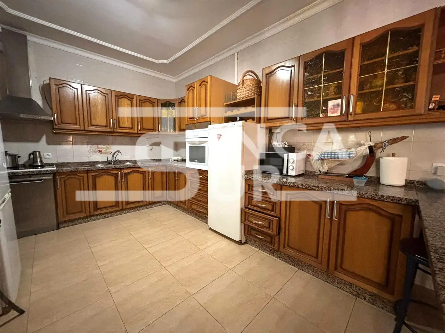 Cocina de Casa o chalet en venta en Roquetas de Mar con Aire acondicionado, Jardín privado y Terraza