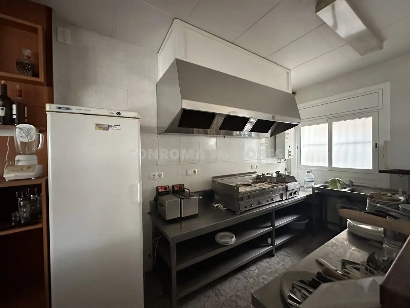 Local comercial en venda a Carrer de Montserrat, imagen 2