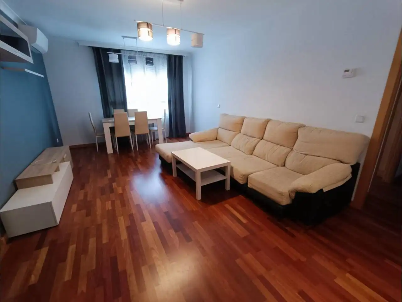 Living room of Flat for rent in Fuenlabrada  with Air Conditioner, Heating and Storage room