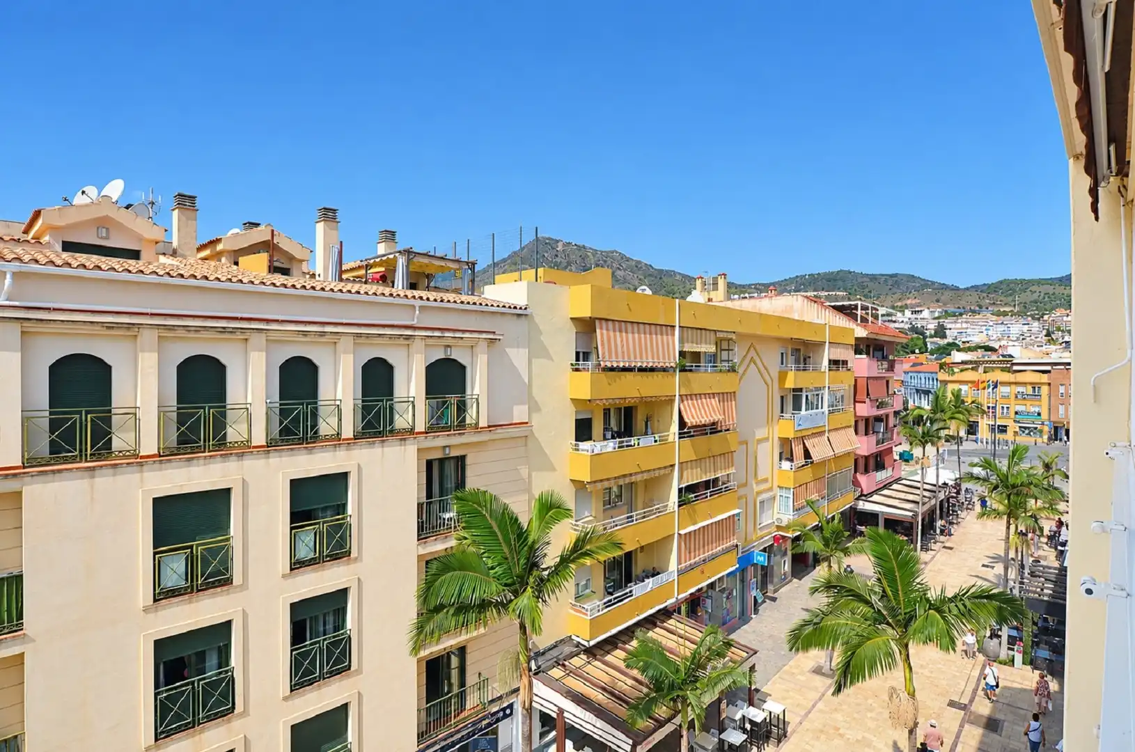 Vista exterior de Ático en venta en Benalmádena con Aire acondicionado, Amueblado y Horno