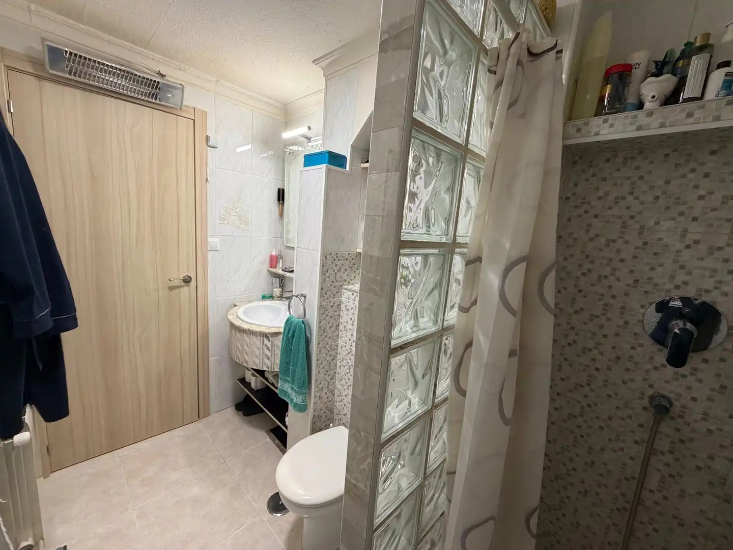 Bathroom of Flat for sale in Alicante / Alacant  with Air Conditioner and Heating