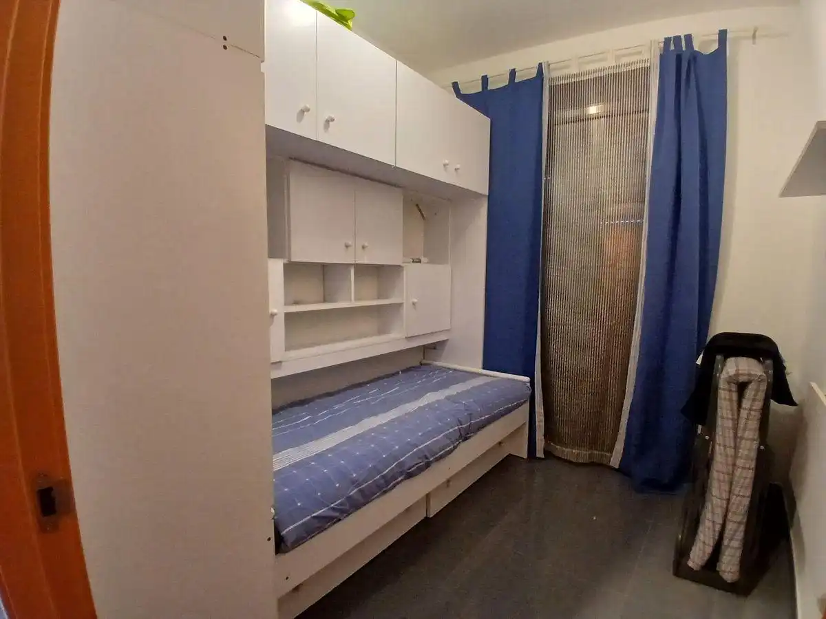 Habitación de Apartamento en venta en Deltebre con Terraza, Amueblado y Piscina comunitaria