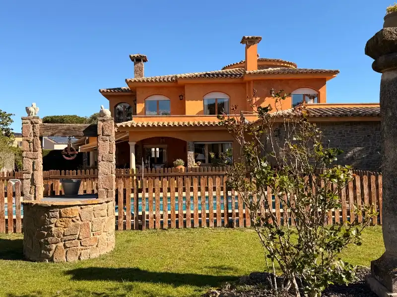 Garden of Houses for sale in Mont-ras  with Air Conditioner, Heating and Private garden