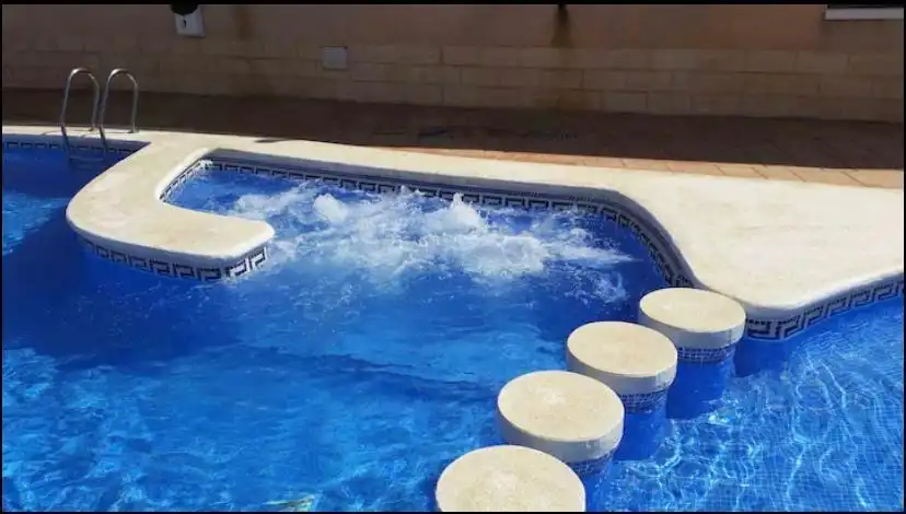 Schwimmbecken von Erdgeschoss zur Miete in Cartagena mit Klimaanlage, Heizung und Terrasse