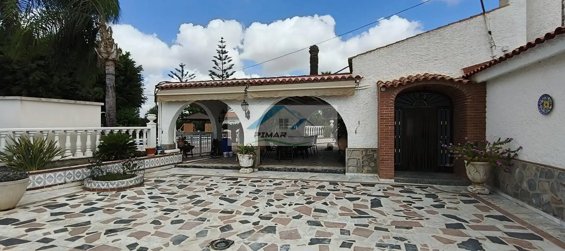Vista exterior de Casa o xalet en venda en Elche / Elx amb Aire condicionat, Calefacció i Terrassa