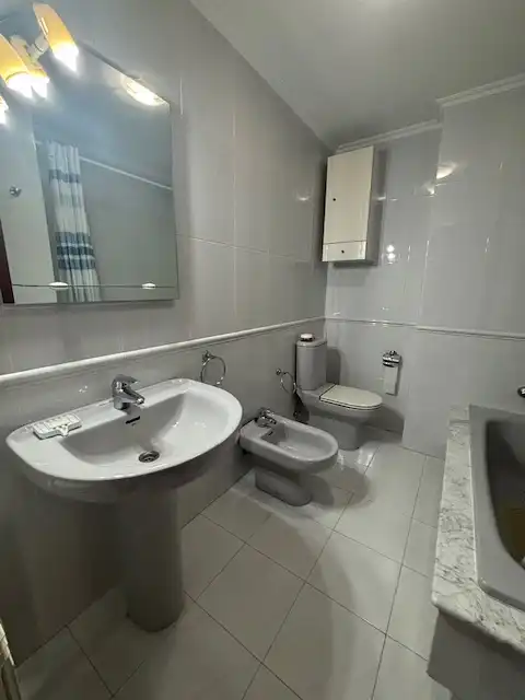 Bathroom of Flat for rent in Ferrol  with Heating, Parquet flooring and Storage room