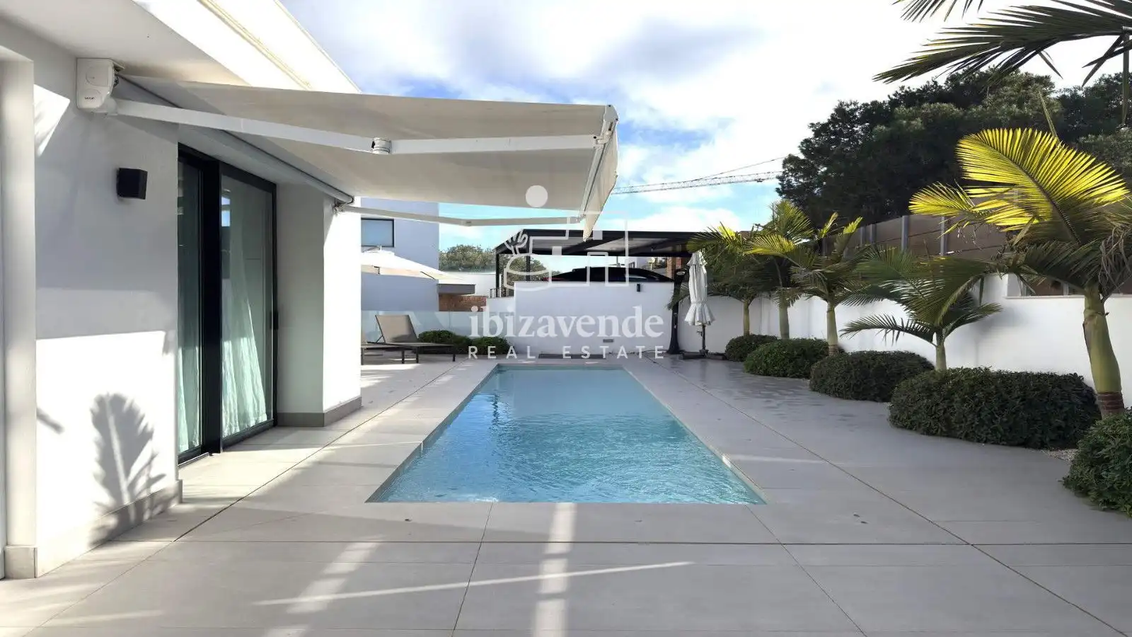 Vista exterior de Casa o xalet en venda en Santa Eulària des Riu amb Aire condicionat, Calefacció i Piscina