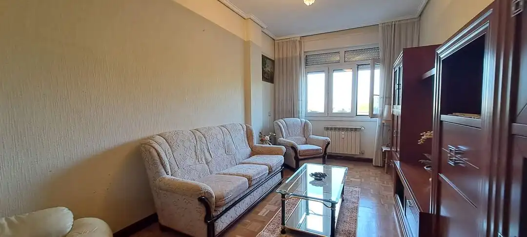 Sala d'estar de Pis en venda en Vitoria - Gasteiz amb Calefacció i Traster