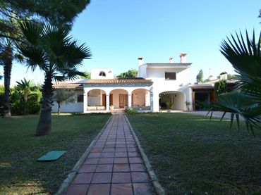 Detached house with garden for sale in Deltebre
