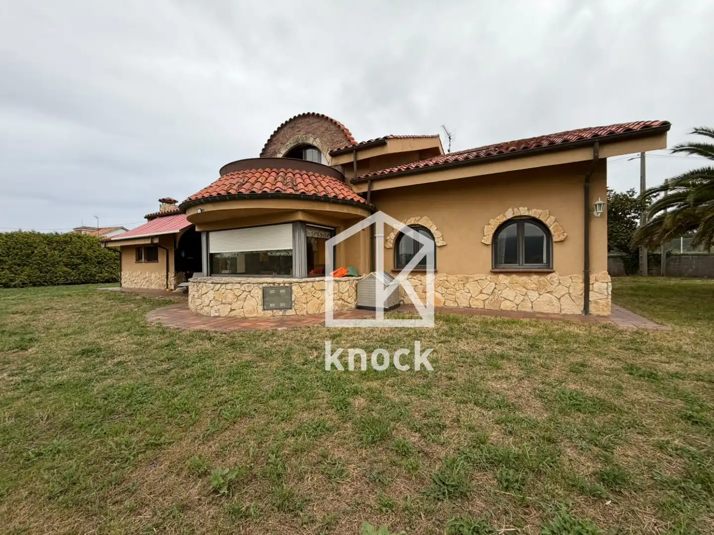 Vista exterior de Casa o xalet en venda en Villaviciosa amb Calefacció, Jardí privat i Parquet