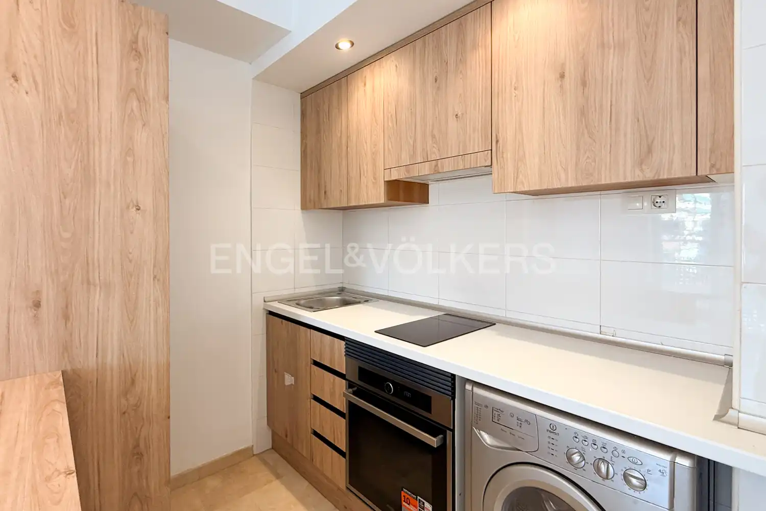 Kitchen of Flat for rent in Valencia  with Air Conditioner and Heating