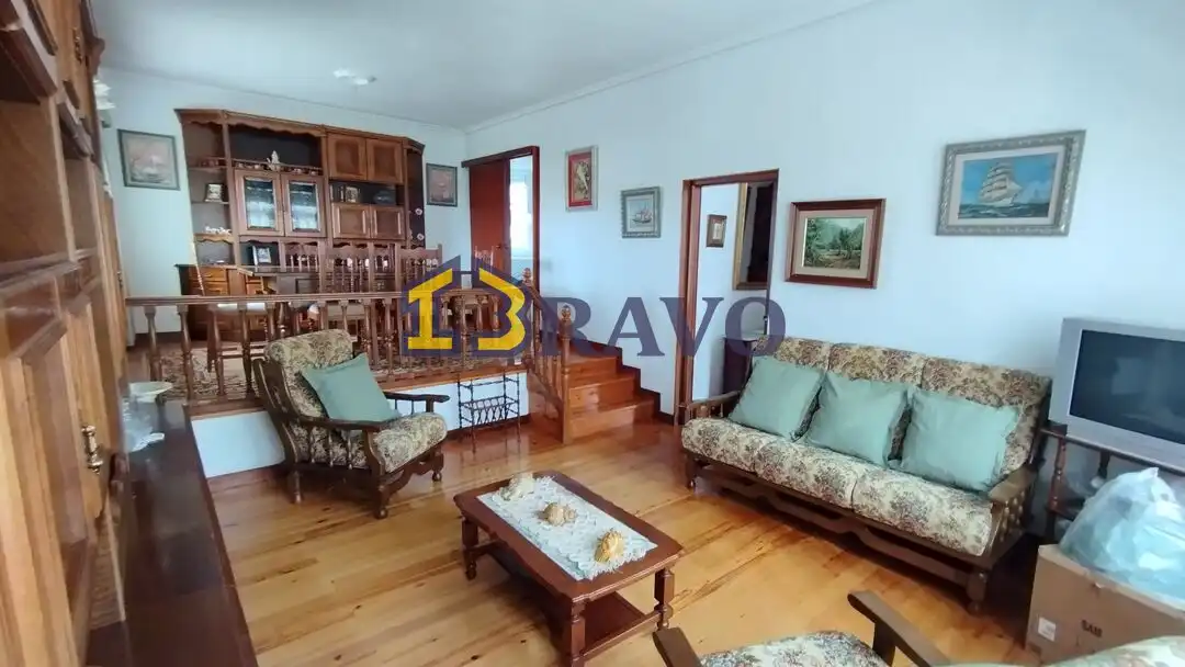 Sala d'estar de Casa o xalet en venda en Medina de Pomar amb Calefacció, Jardí privat i Piscina