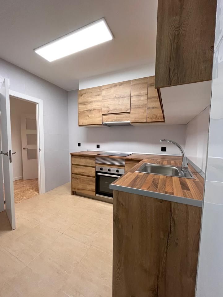 Cuina de Planta baixa en venda en Rubí amb Terrassa