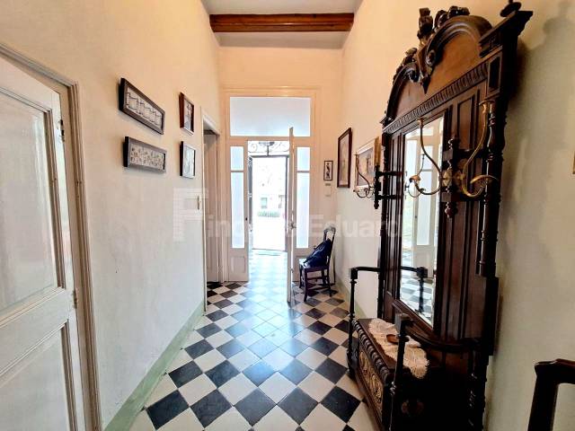 Casa-chalet en Venta en Nucli Urbà