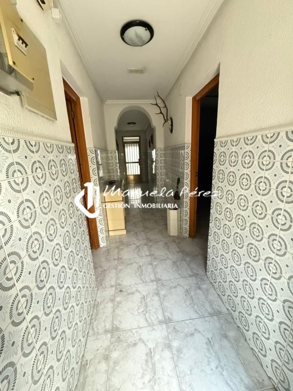 Exterior view of House or chalet for sale in Cáceres Capital  with Air Conditioner, Heating and Storage room