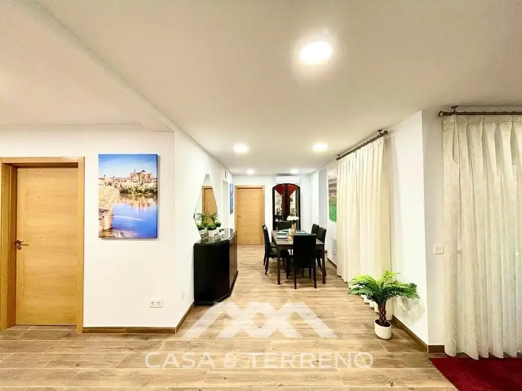 Menjador de Casa o xalet en venda en Vélez-Málaga amb Aire condicionat, Jardí privat i Terrassa