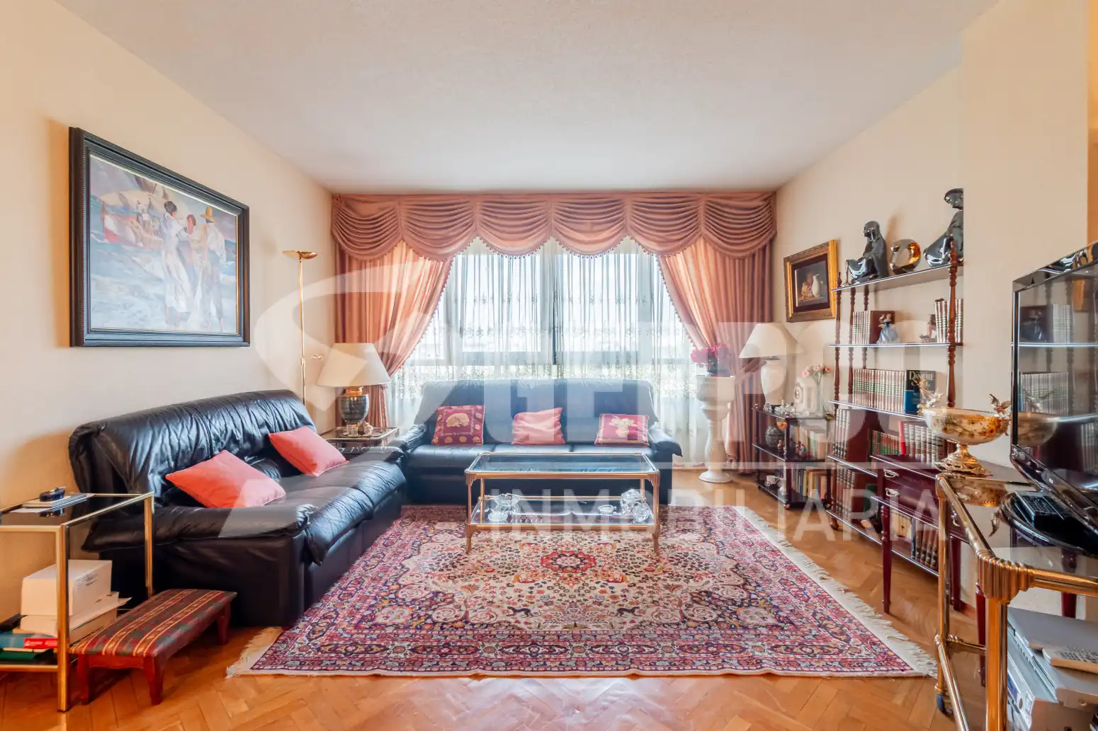 Living room of Flat for sale in Madrid  with Heating