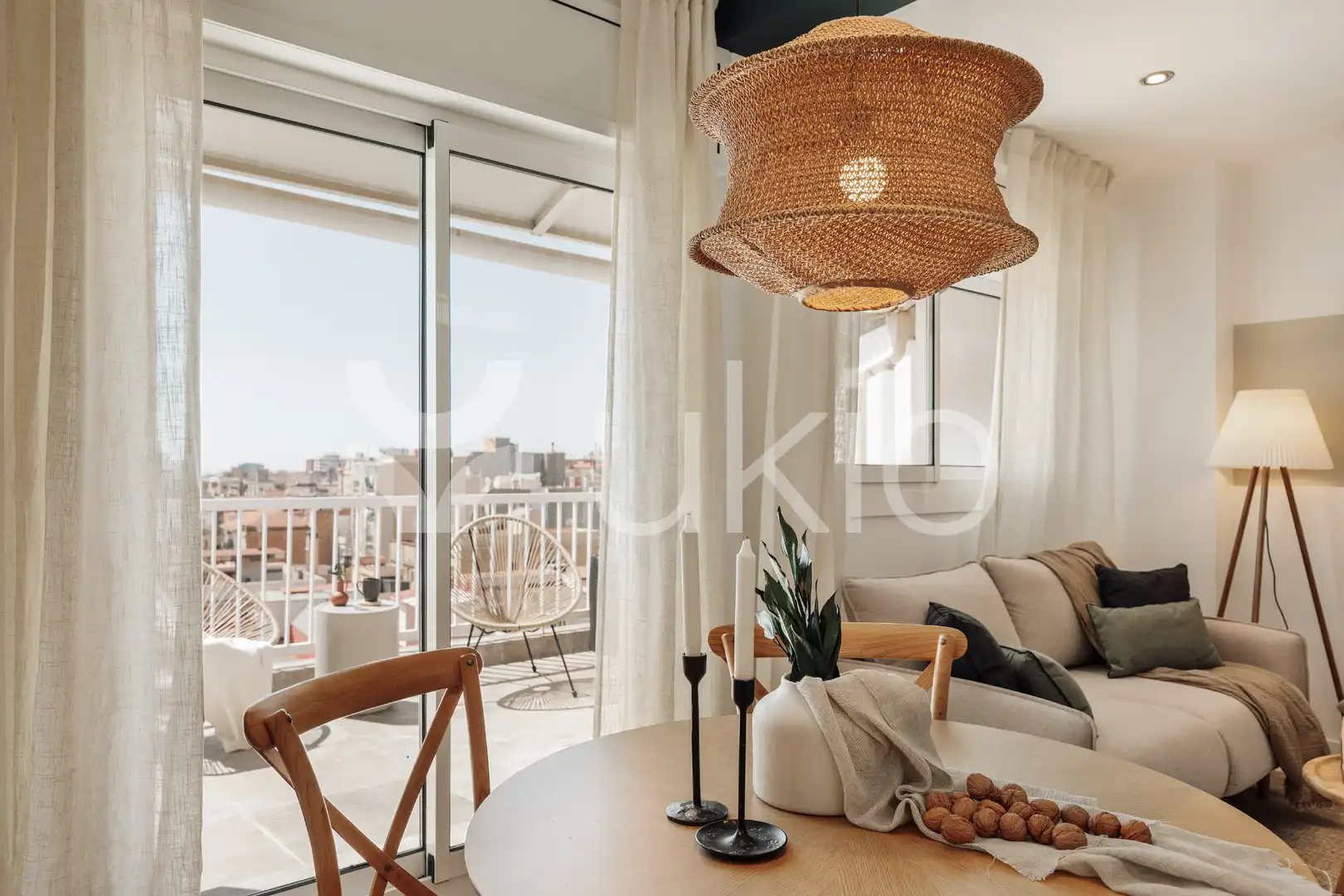 Sala de estar de Apartamento de alquiler en Barcelona con Aire acondicionado, Calefacción y Terraza