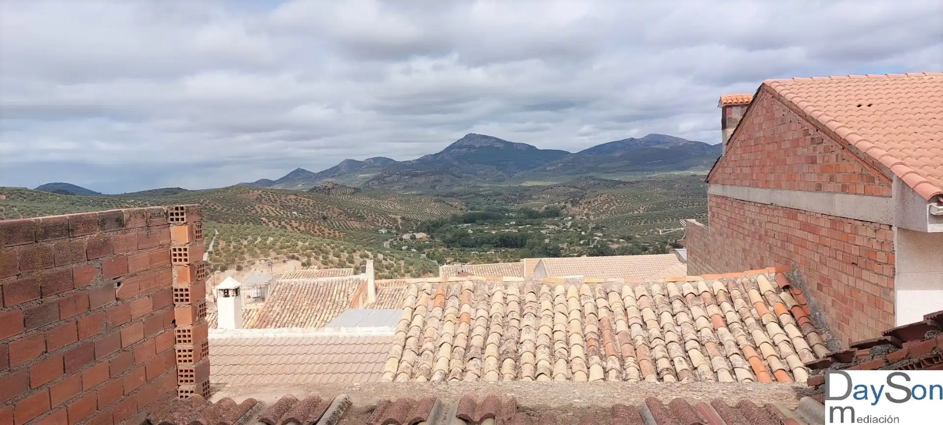Vista exterior de Casa adosada en venda en Castillo de Locubín