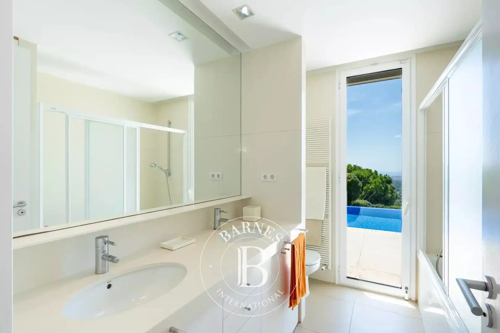 Badezimmer von Haus oder Chalet zum Verkauf in Sant Andreu de Llavaneres mit Klimaanlage, Heizung und Privatgarten