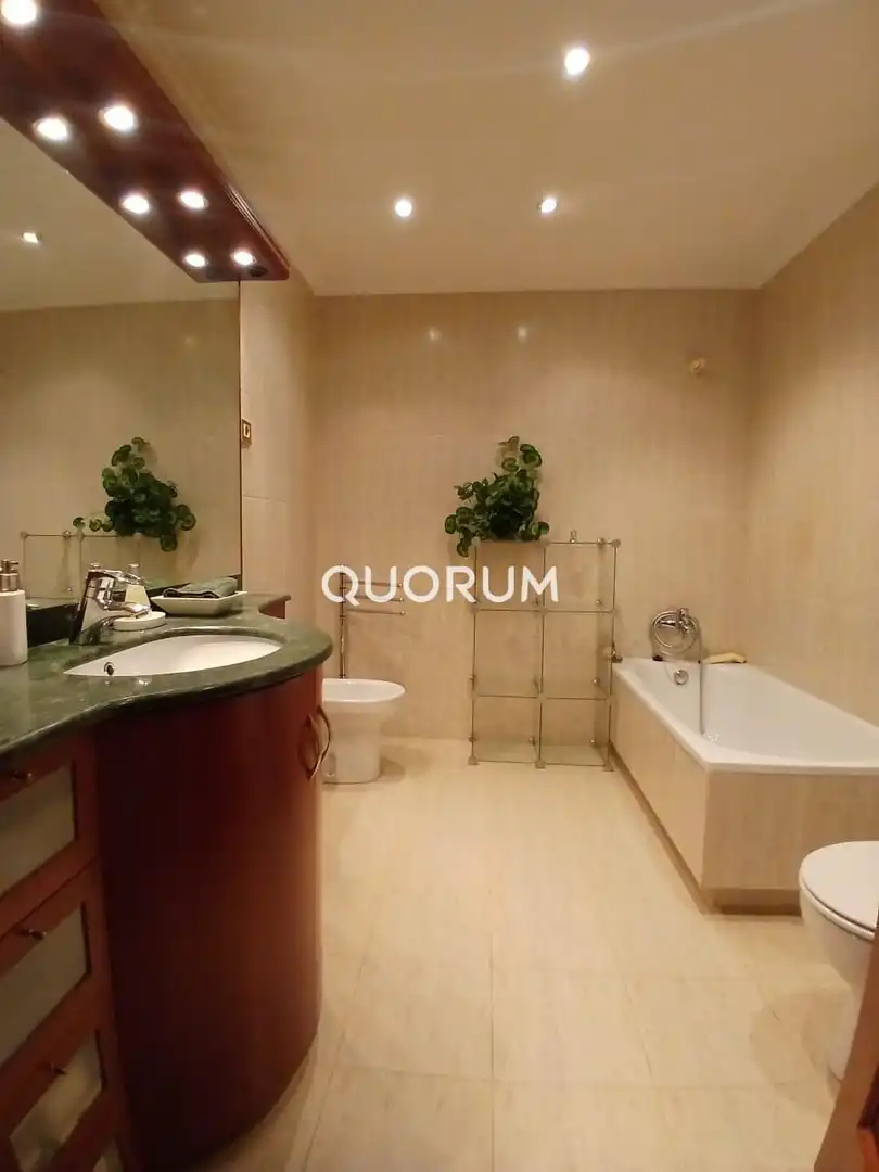 Baño de Ático en venta en Barakaldo  con Calefacción, Terraza y Trastero