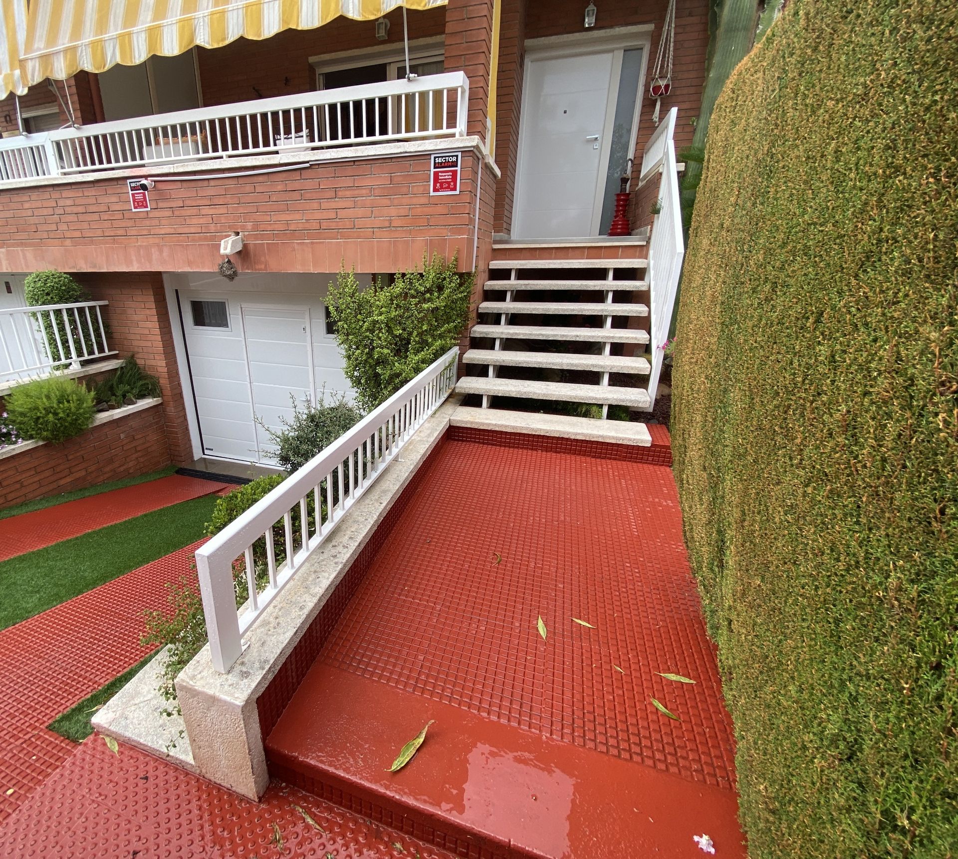 Vista exterior de Casa o xalet en venda en Calafell amb Aire condicionat, Calefacció i Jardí privat