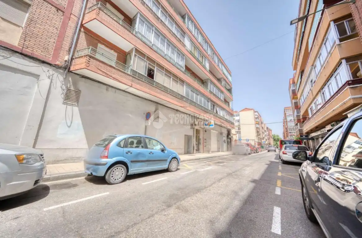 Exterior view of Flat for sale in Valladolid  with Heating, Parquet flooring and Furnished