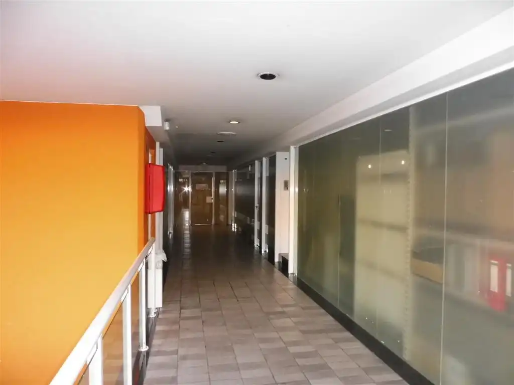 Business premises to rent in PLAÇA DEL MIG, imagen 3