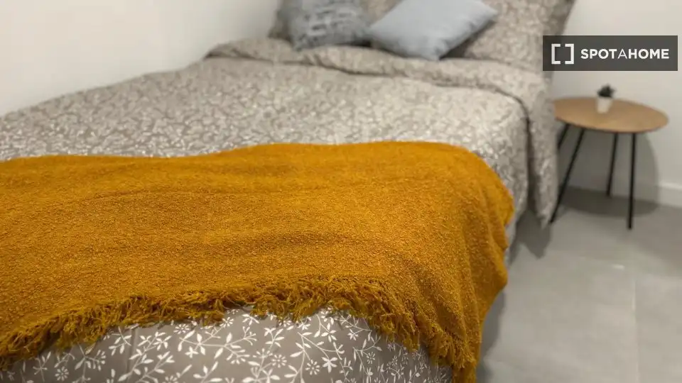 Bedroom of Flat for share in La Florida - Les Planes