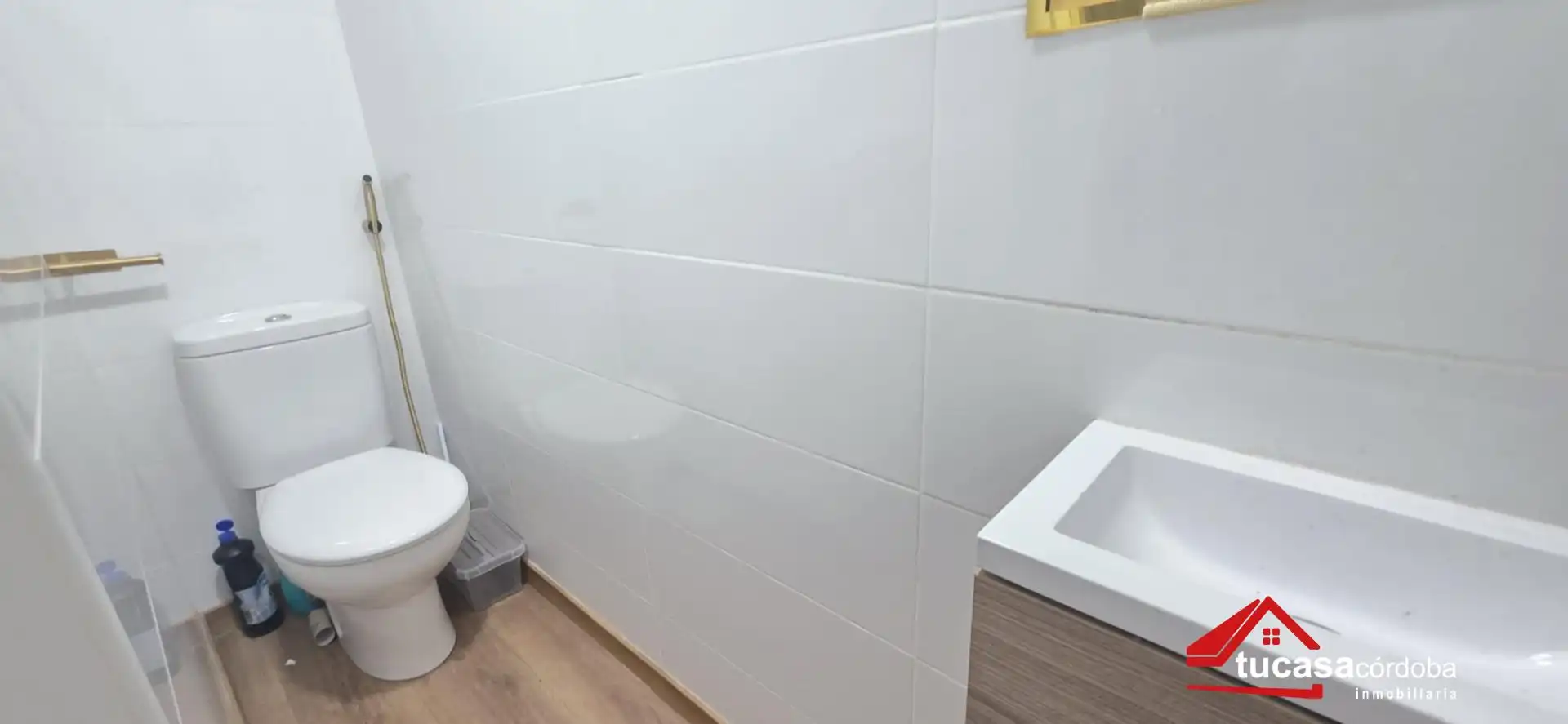 Badezimmer von Loft zum Verkauf in Córdoba mit Klimaanlage