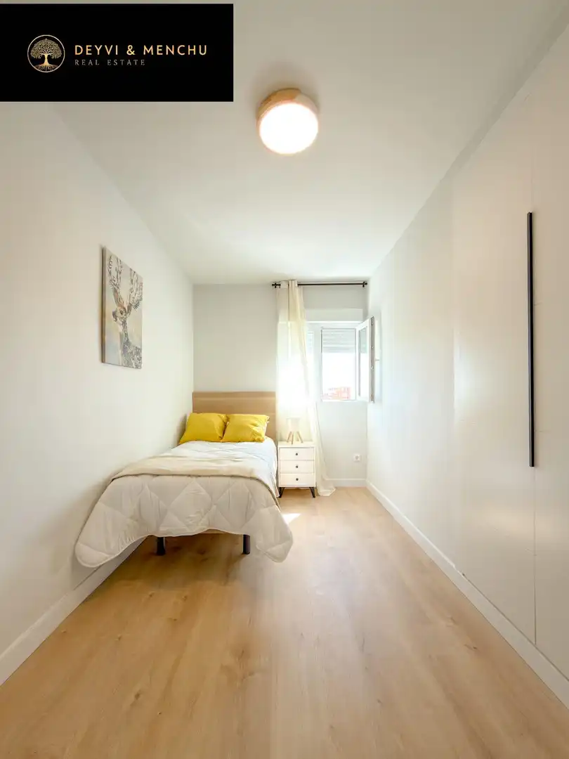 Schlafzimmer von Wohnung zum Verkauf in Madrid mit Klimaanlage, Heizung und Möbliert