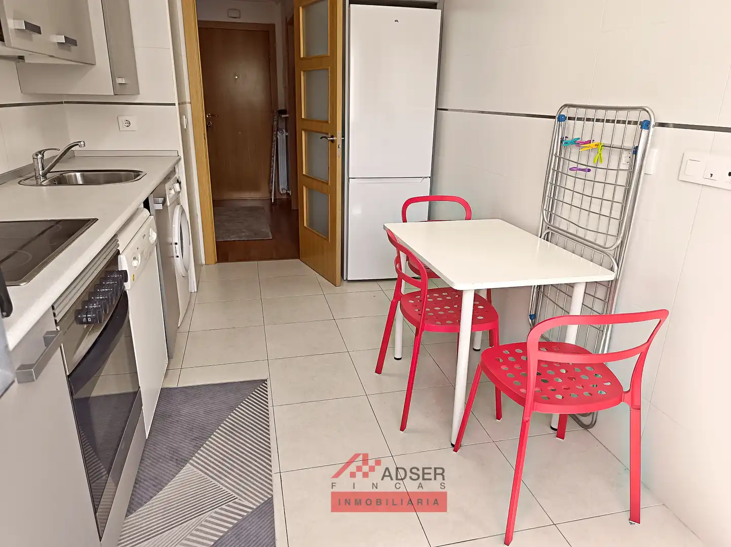Cuina de Pis en venda en Lardero amb Calefacció, Parquet i Terrassa