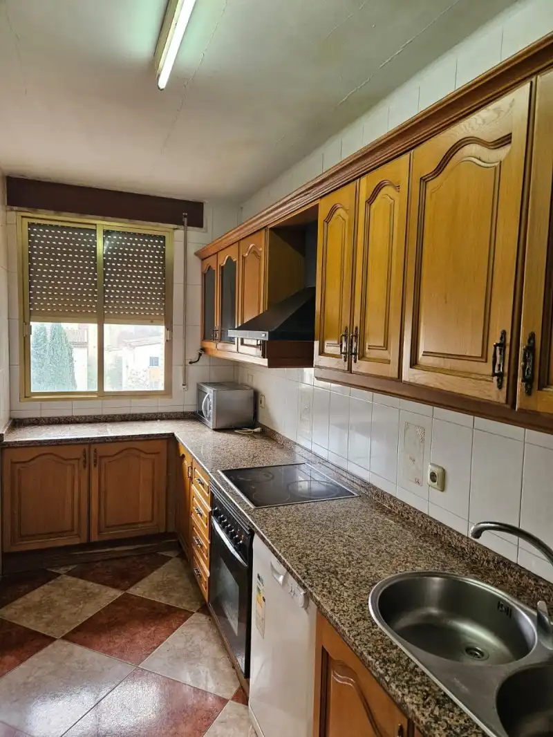 Cocina de Piso en venta en Cáceres con Aire acondicionado, Calefacción y Jardín privado