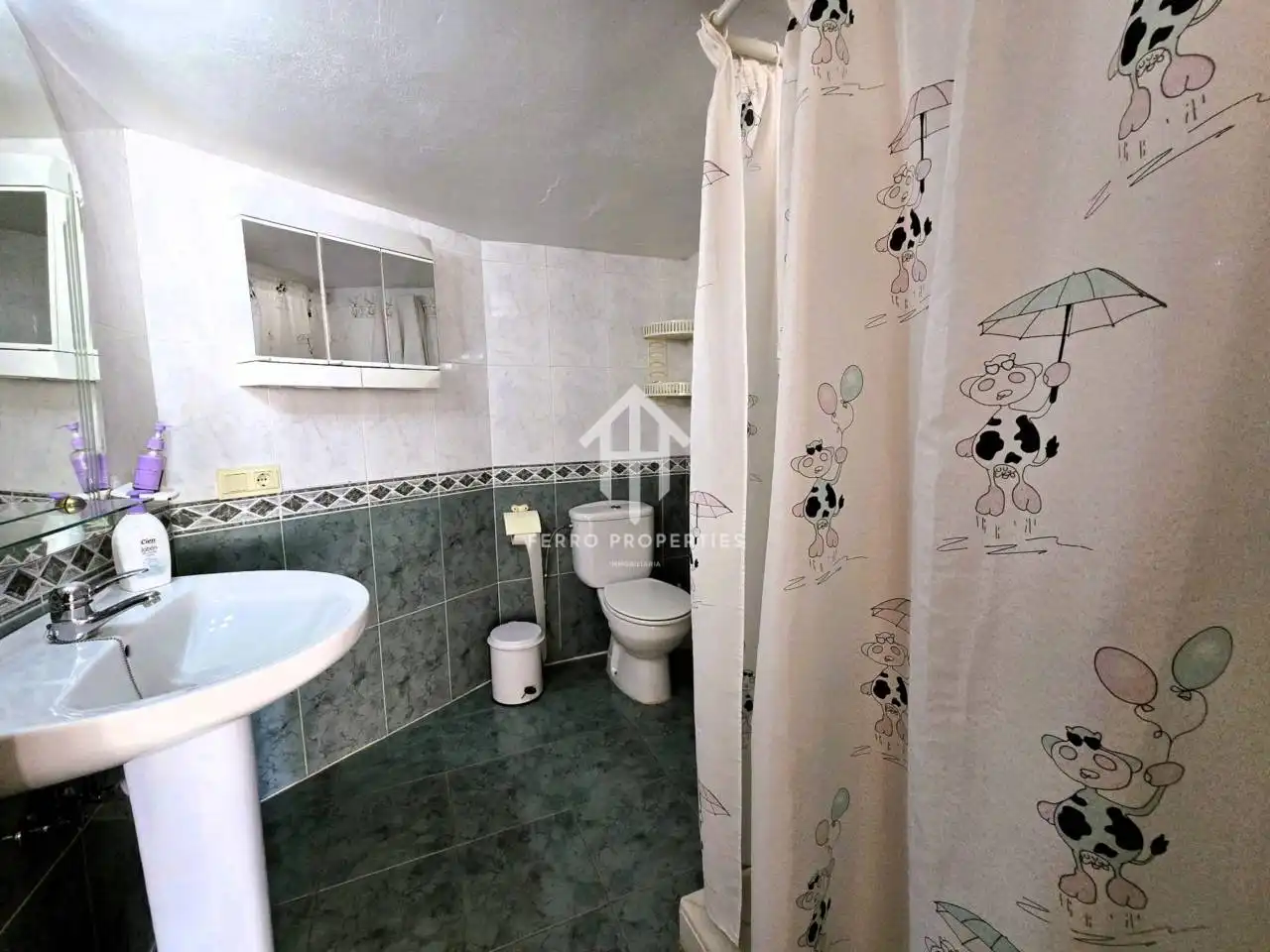 Bany de Casa o xalet en venda en Loja amb Jardí privat, Terrassa i Piscina