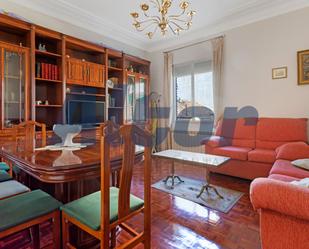 Sala d'estar de Pis en venda en  Madrid Capital amb Calefacció