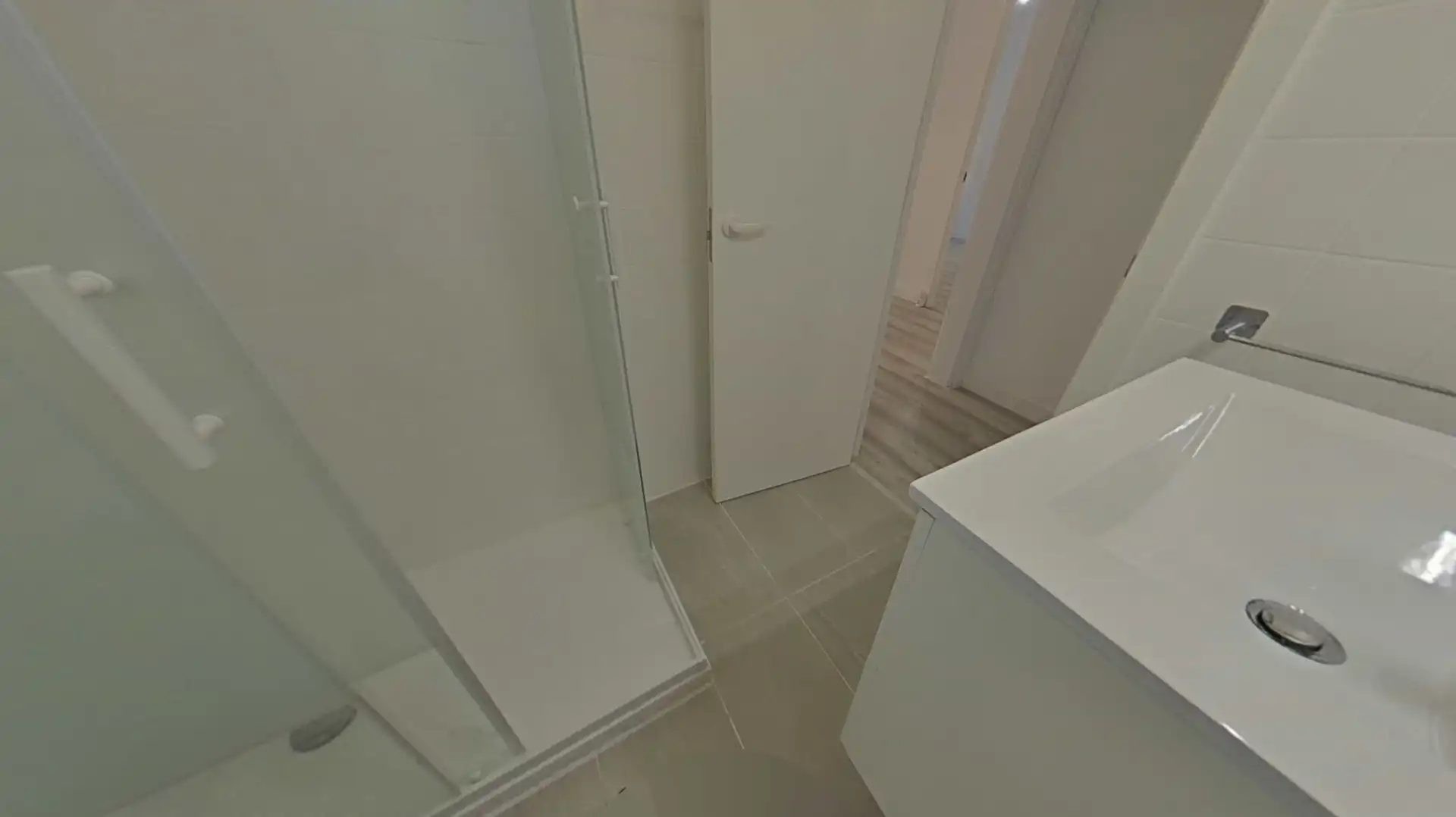 Baño de Piso en venta en L'Hospitalet de Llobregat con Parquet
